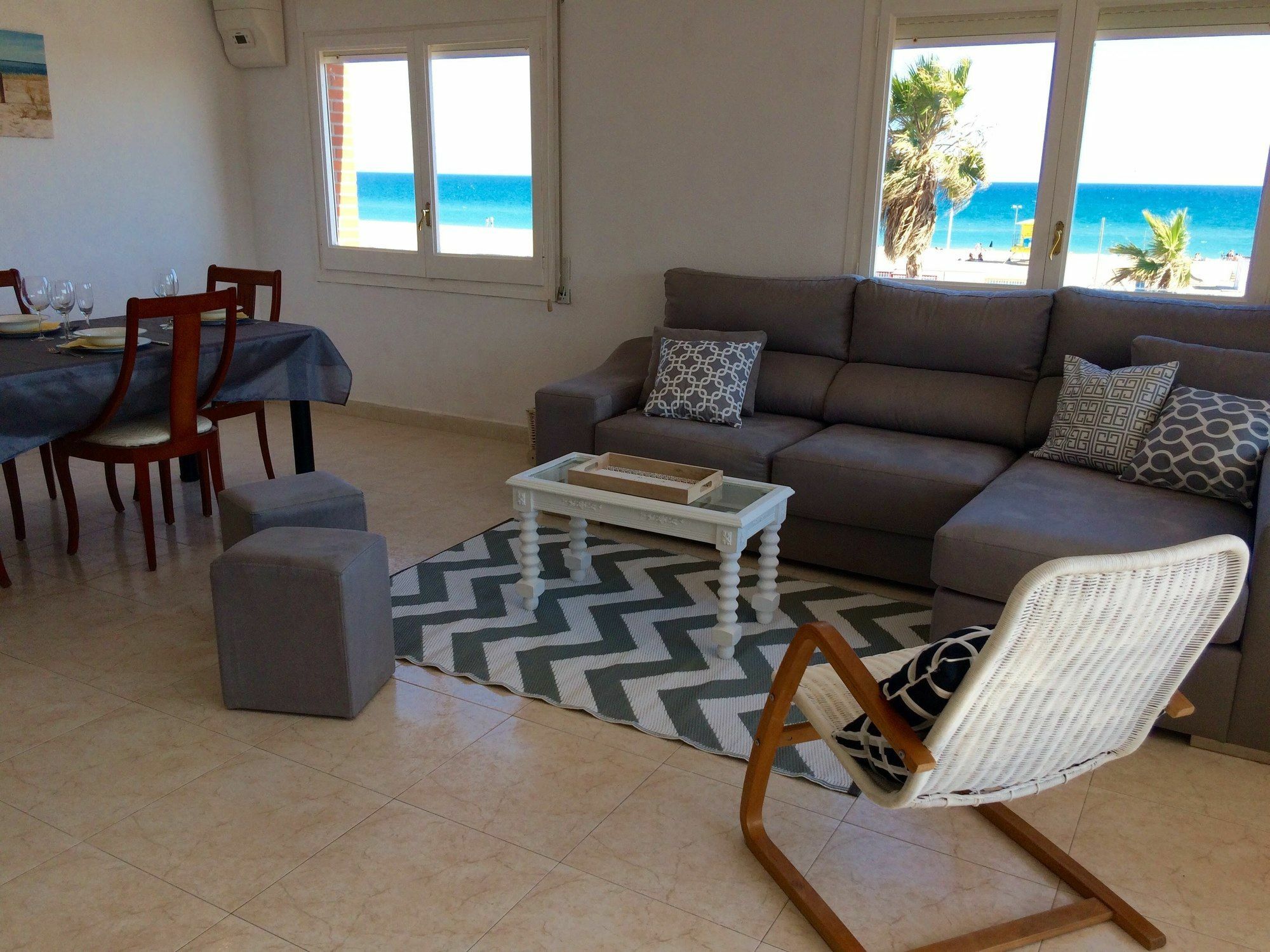 Calaluz Be My Guest Castelldefels Apartment Exterior photo
